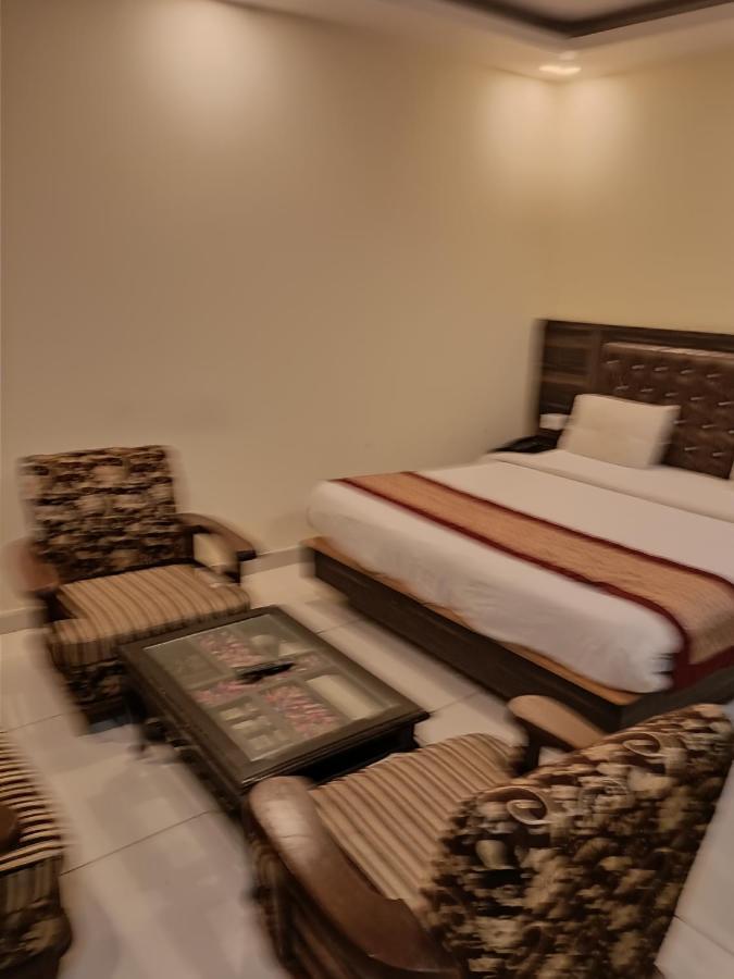 Airport Hotel Breeze New Delhi Eksteriør bilde