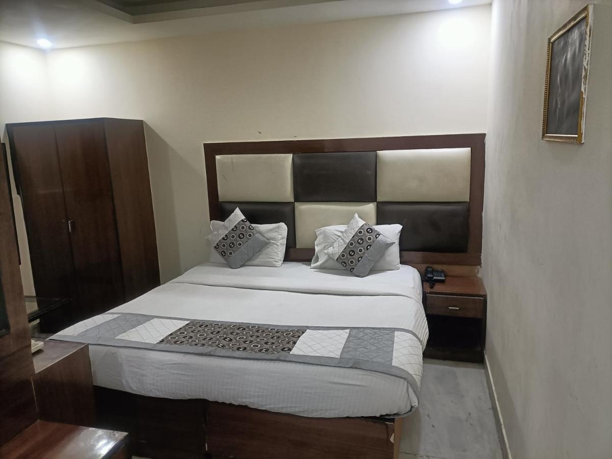 Airport Hotel Breeze New Delhi Eksteriør bilde
