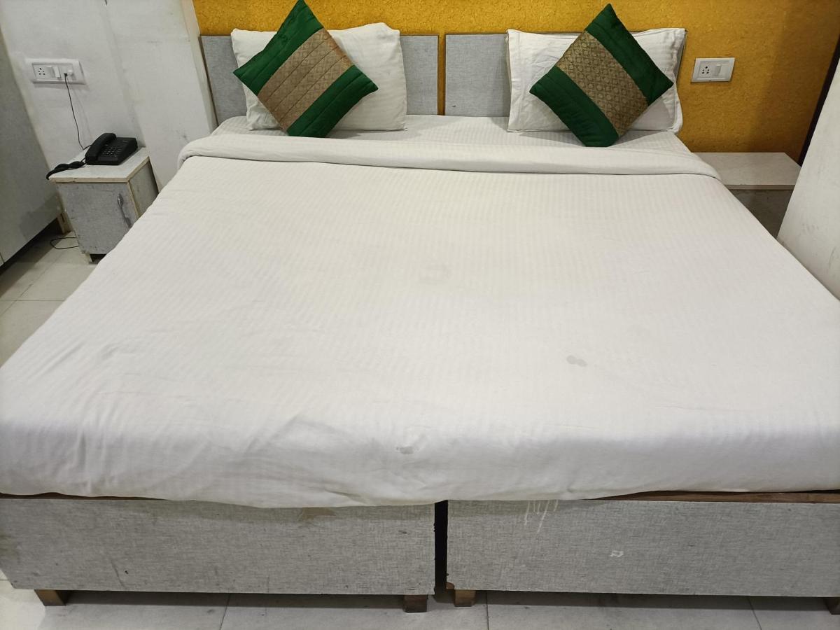 Airport Hotel Breeze New Delhi Eksteriør bilde